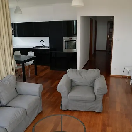 Apartament Seatowers דירה גדינייה