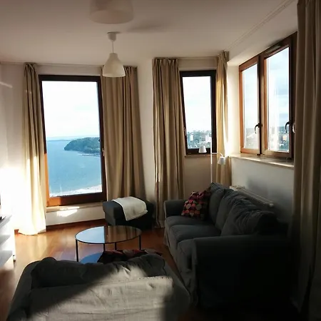 Apartament Seatowers דירה גדינייה